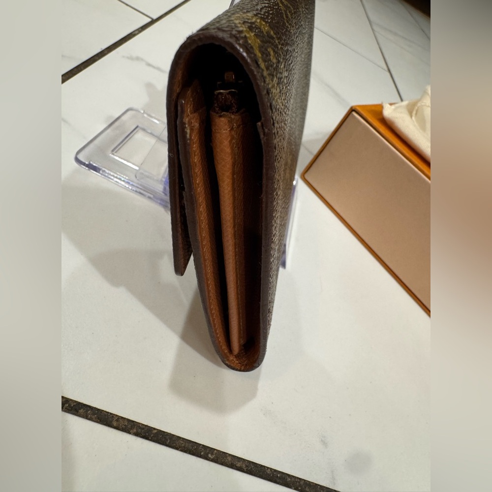 Louis Vuitton Brown Monogram Sarah Wallet-Authentic-Comes with COA, box-dust bag - Picture 5 of 12